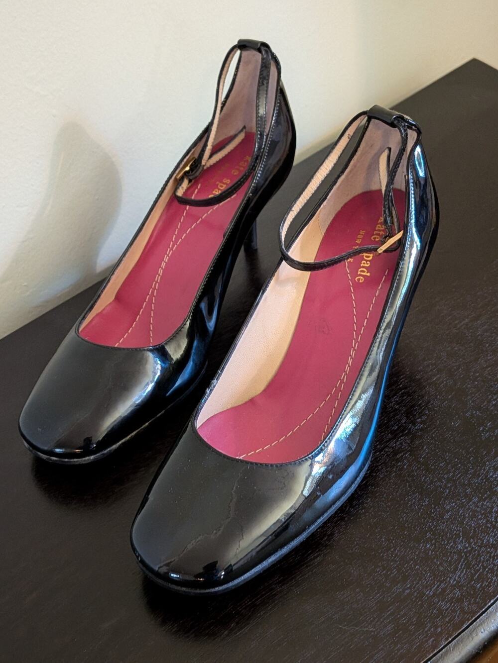 Kate Spade New York Black Patent Leather Mary Jane Pumps Size 6 Made in Italy